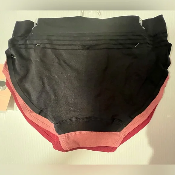 Yummie Seamless Stretch Soft Bikini/Underwear 3 pc Set in solid colors - Picture 4 of 9